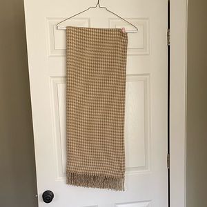 Hounds tooth brown shawl